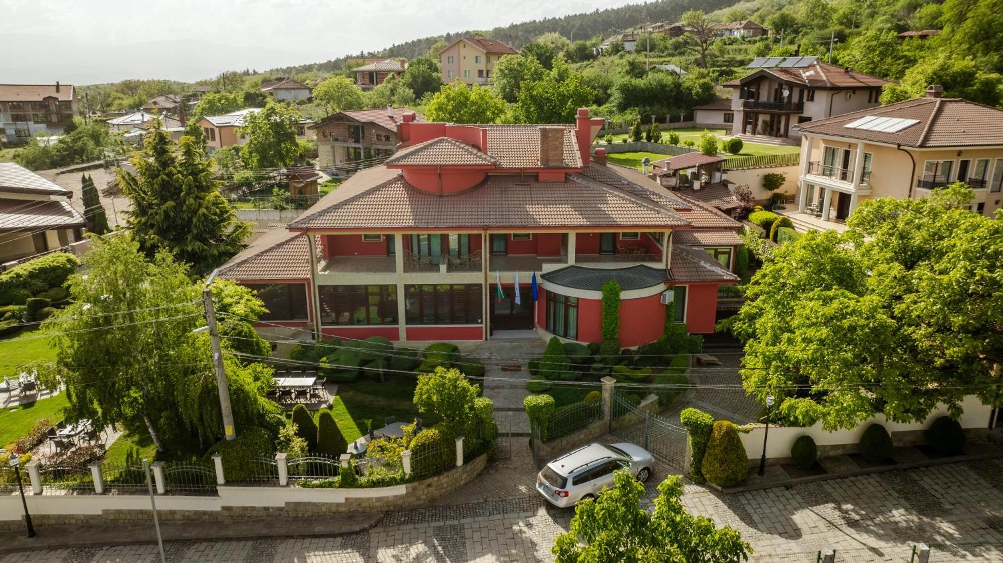 Hotel-Restaurant Almond Karlovo Exterior photo